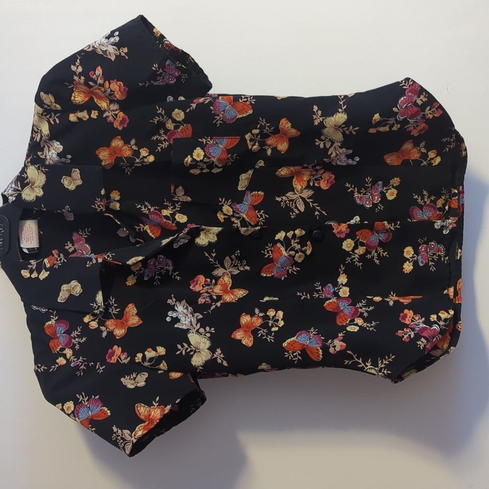 3/$20 - Vintage Floral Button Down Shirt - Jean Works and Company